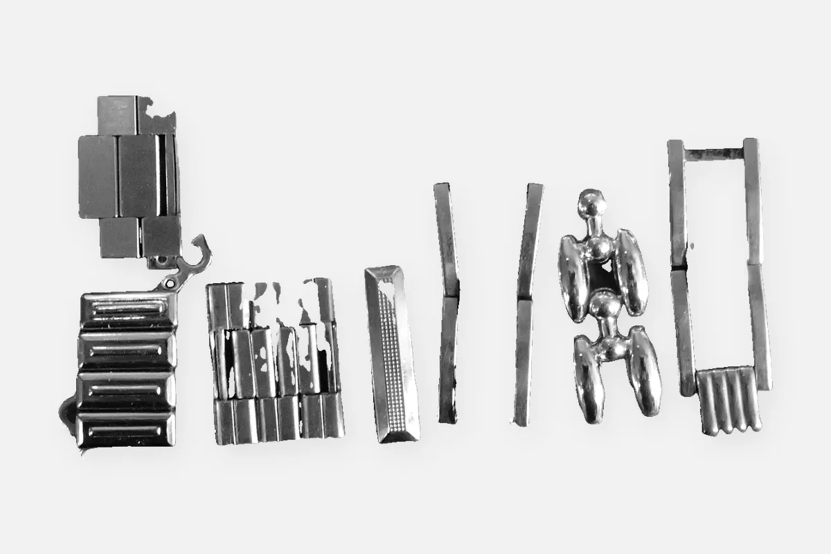 Loose removed steel watch bracelet links